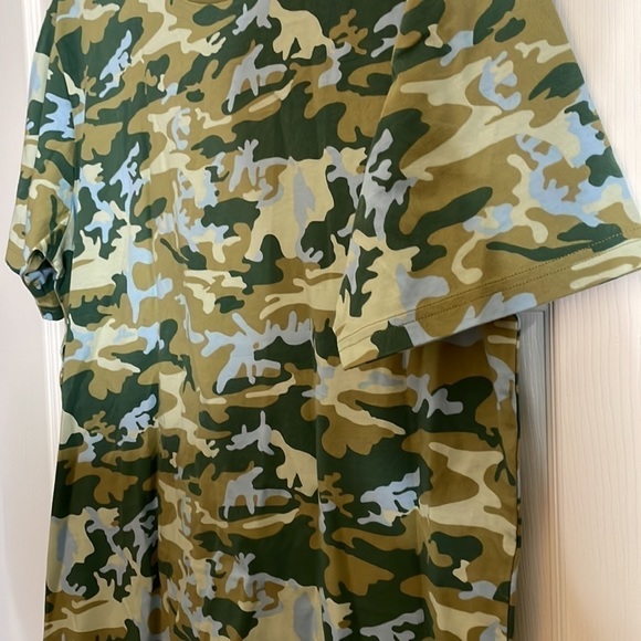 𝅺uniqlo Camo SS Tee - Blue/Cream/Tan/Brown - M - Picture 5 of 7